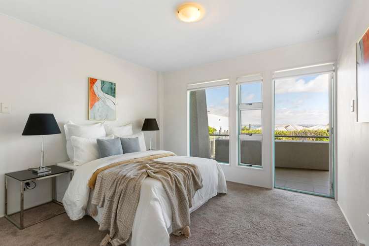 2/18 Takitimu Street Orakei_4