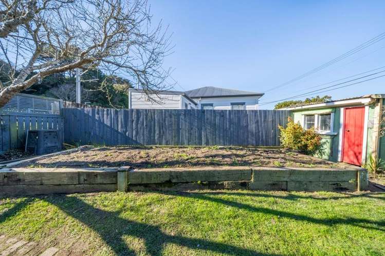 35 Riddlers Crescent Petone_22