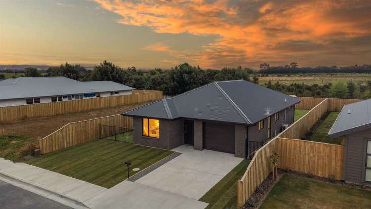 53 Henshaw Street Woodend_21