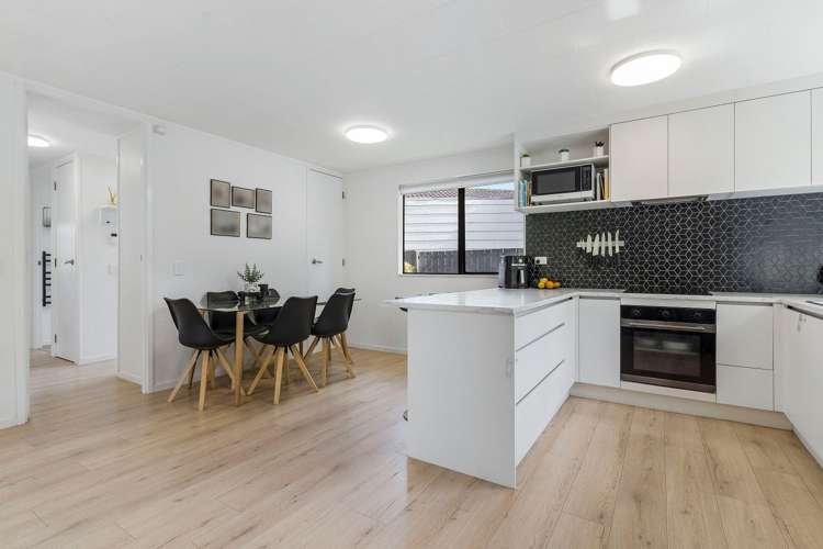2/63A Colwill Road Massey_5