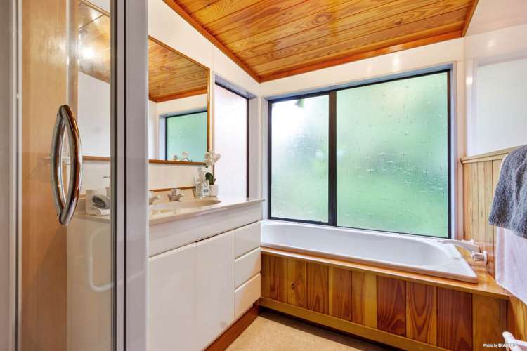 44 Fairmount Road Titirangi_10