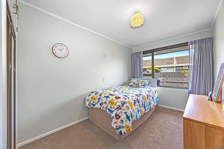 2/58 Ambleside Drive Burnside_8
