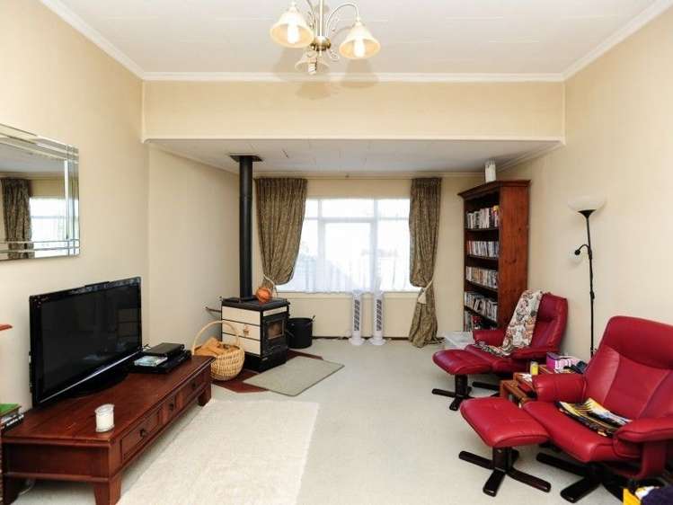 8 Russell Street Otane_6