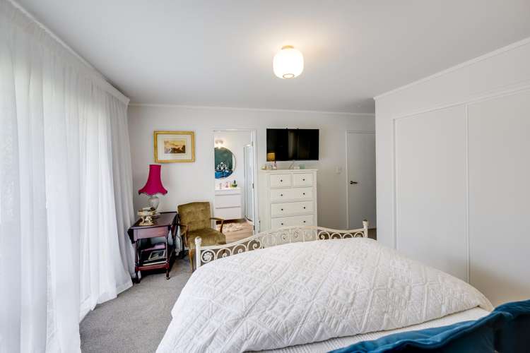 2 Fern Grove Taradale_18