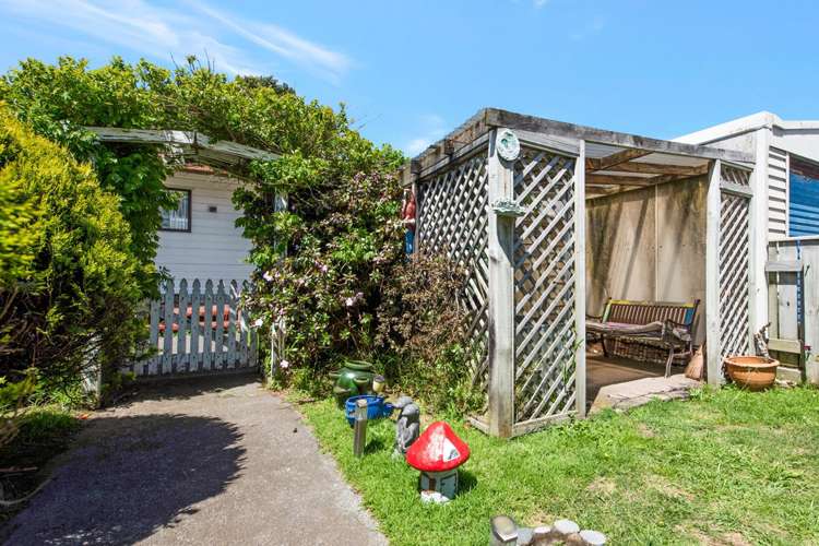 68 Kauri Street Miramar_15