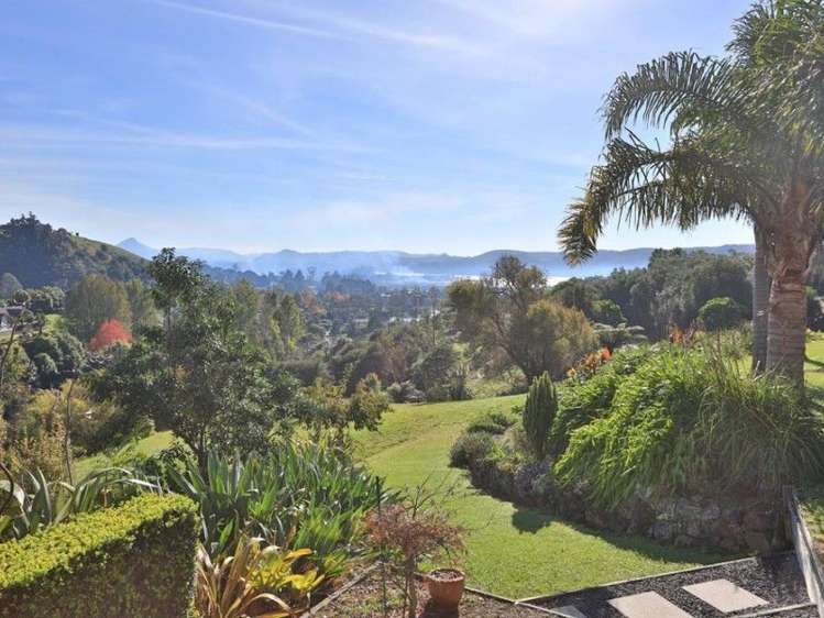 8 Governors Heights Whangamata_28