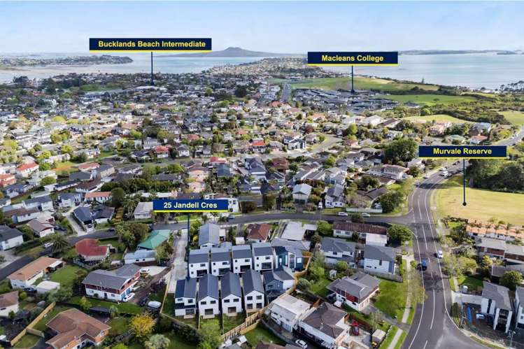 25 Jandell Crescent Bucklands Beach_13