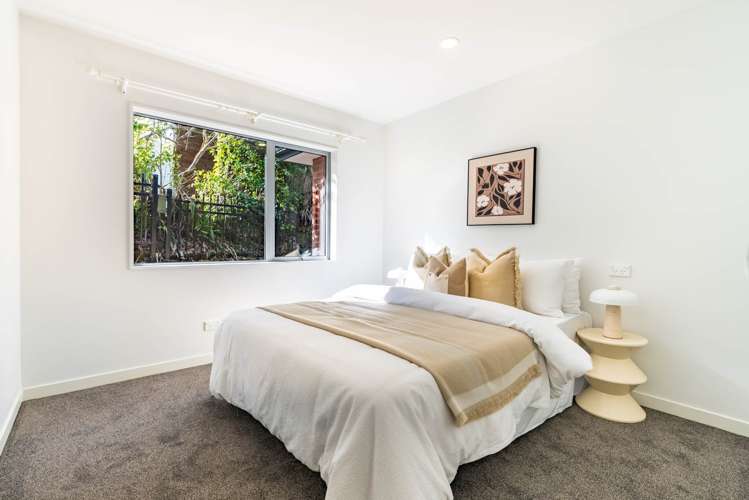 77A Royal Road Massey_12
