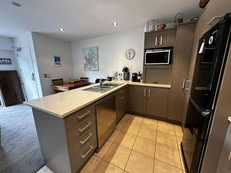 6/7 The Avenue 10862_5