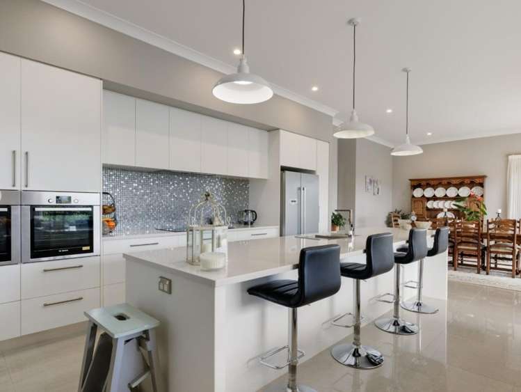 16 Rexford Heights 11554_2