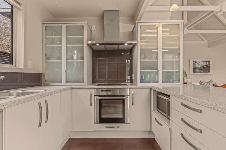 8a Nayland Street Sumner_7