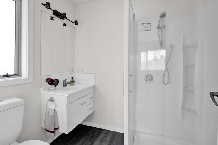 102 Seaview Road Westown_19