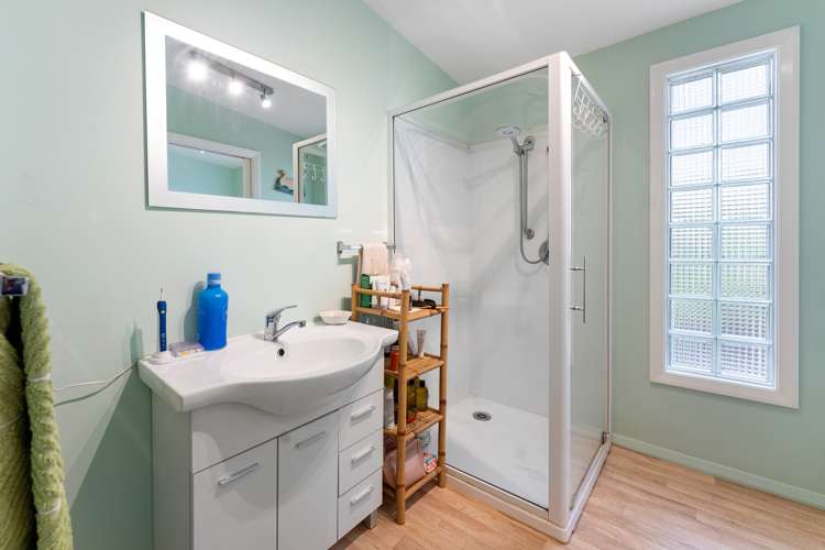 46 County Road Otaki_26