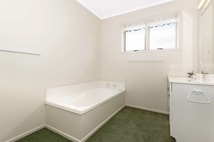 56 Potae Avenue Lytton West_13