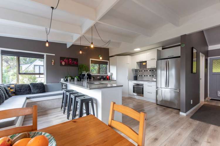 125 Seaview Road Piha_5