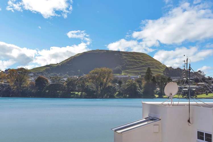 8 Marine Lane Mount Wellington_1