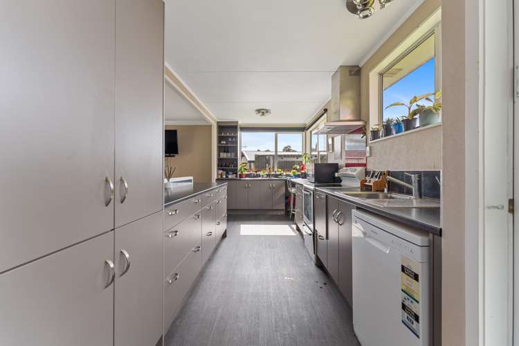 24 Montjoy Street Stratford_10