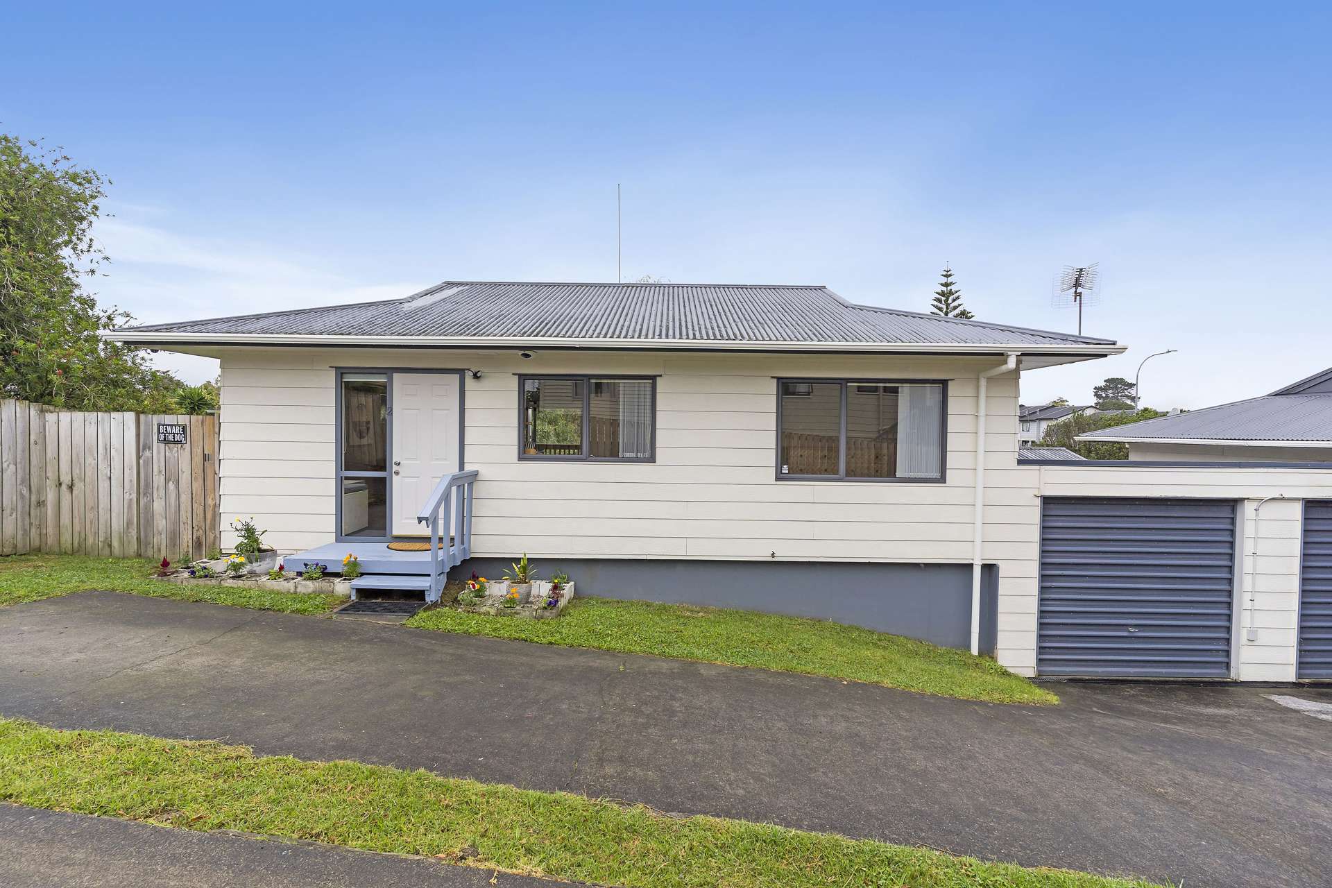 2/205 Mahia Road Wattle Downs_0