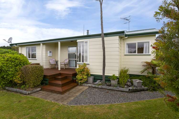 16 Rowena Crescent Motuoapa_12