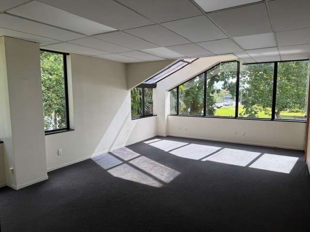 1110 Victoria Street Hamilton Central_2