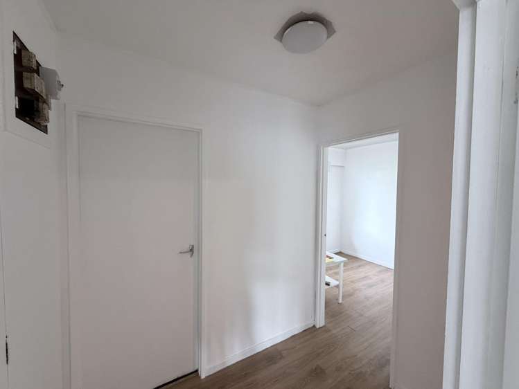 2/33 Ashlynne Avenue 10695_11