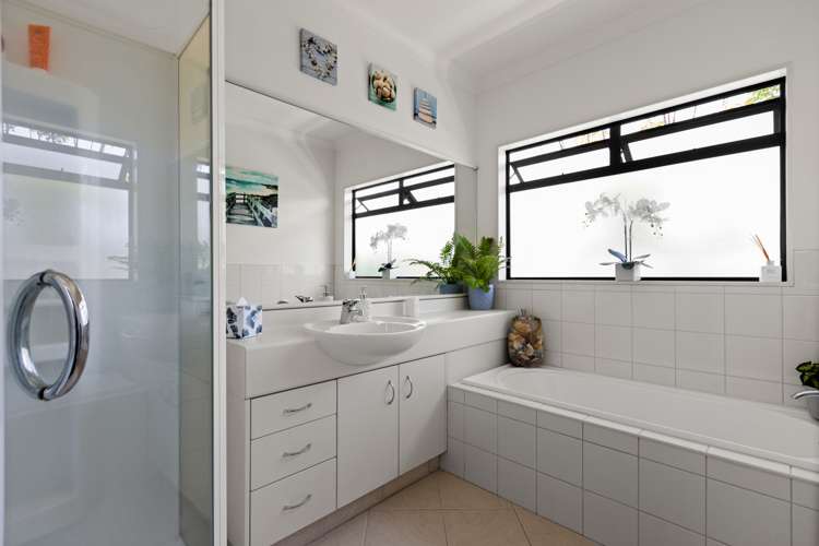 36 Kensington Drive Taradale_18