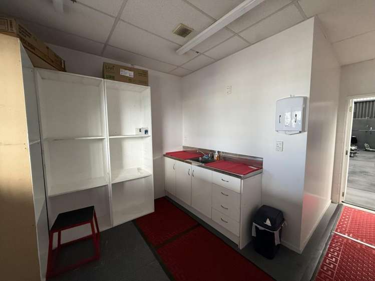 35 McLaughlins Road Wiri_4