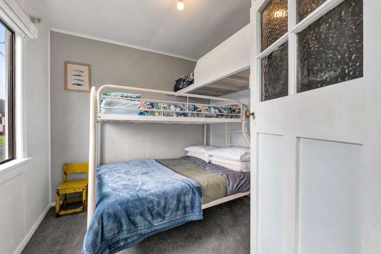 52 Fifth Avenue Urenui_9