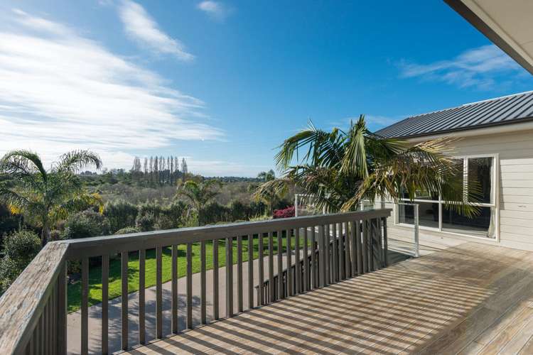 6 Greenstone Way Hairini_5