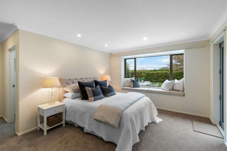 100 Mcmahon Drive Aidanfield_12