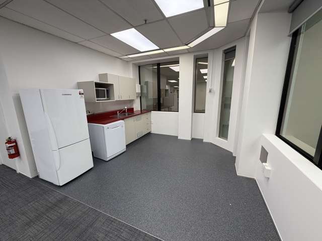 Part Level 4, 99 Customhouse Quay Wellington Central_4