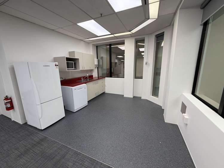 99 Customhouse Quay_0