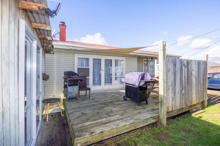325 Hazelmere Crescent_1