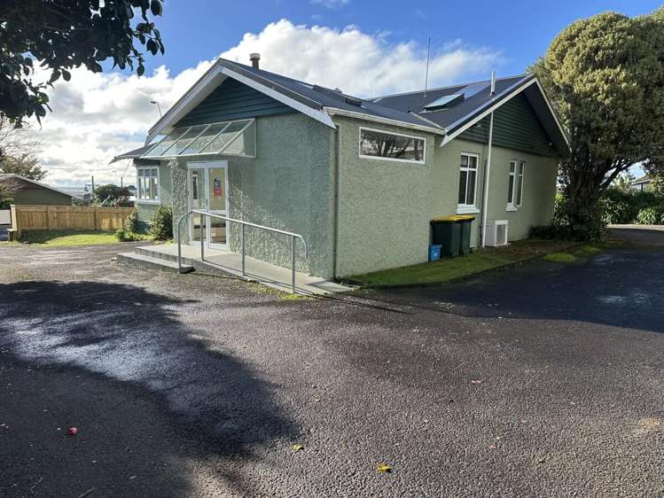 351 Devon Street West_0