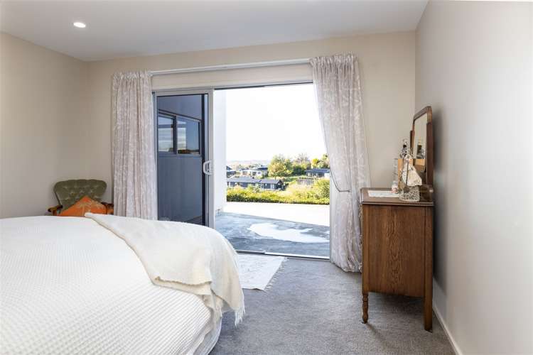 8 Ridgetop Rise Fairhall_19