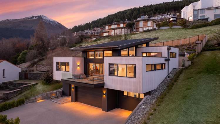 52 Suburb Street Queenstown Hill_15