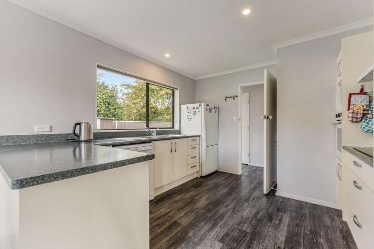 27 Browning Crescent Stoke_6