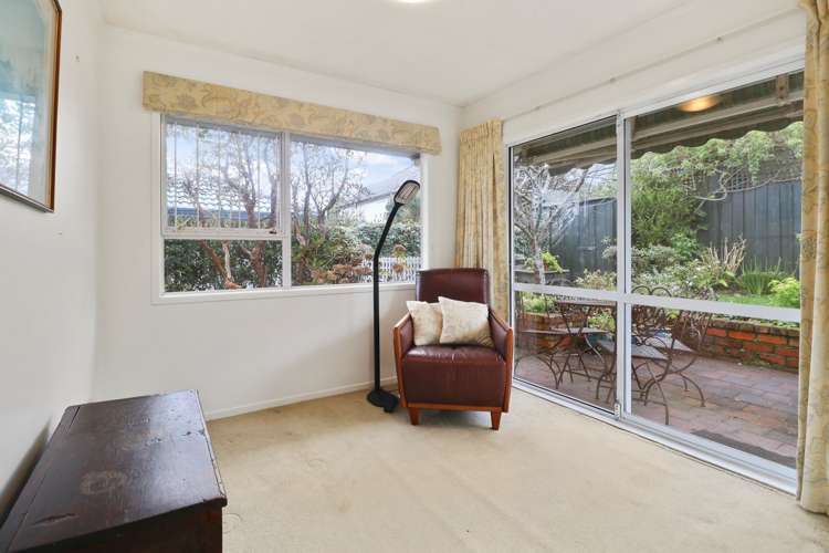 3/10 Gerard Way Saint Johns_9