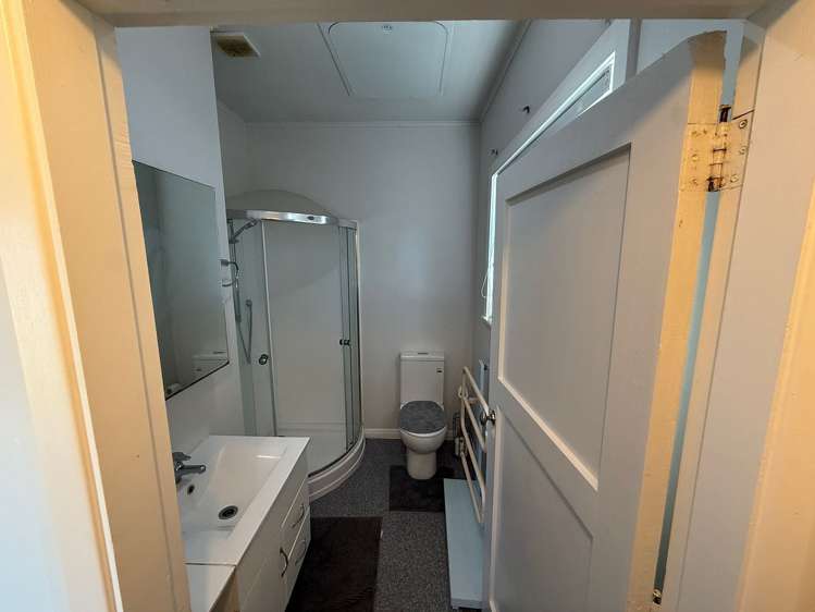 79 Hall Crescent Epuni_7