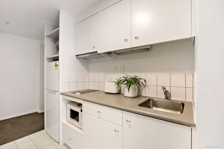 16A/3 Whitaker Place City Centre_5