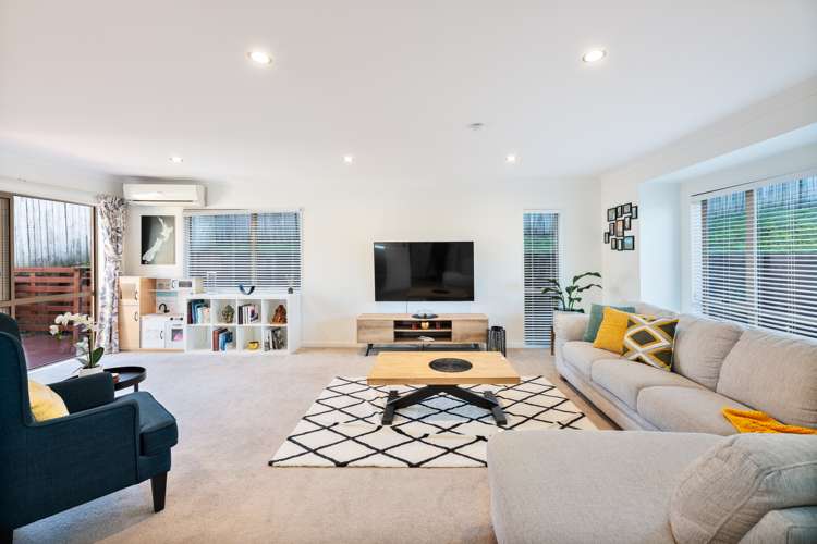 55 Helleur Road Massey_10