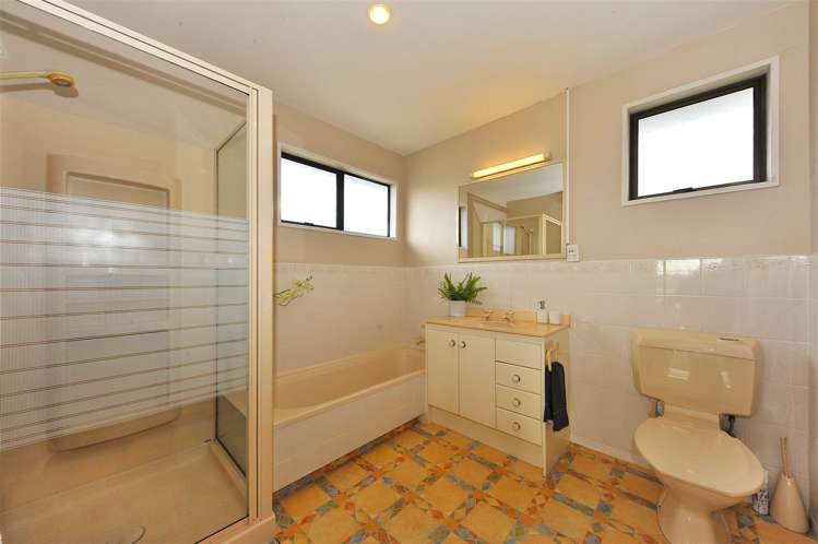 2/2 Kingham Place Avonhead_10