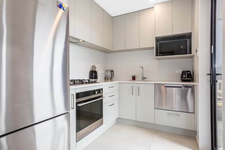 75 Cedarwood Street Woodridge_2