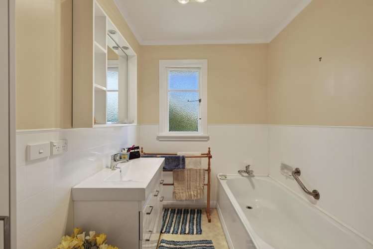 85 Queen Street Waitara_18