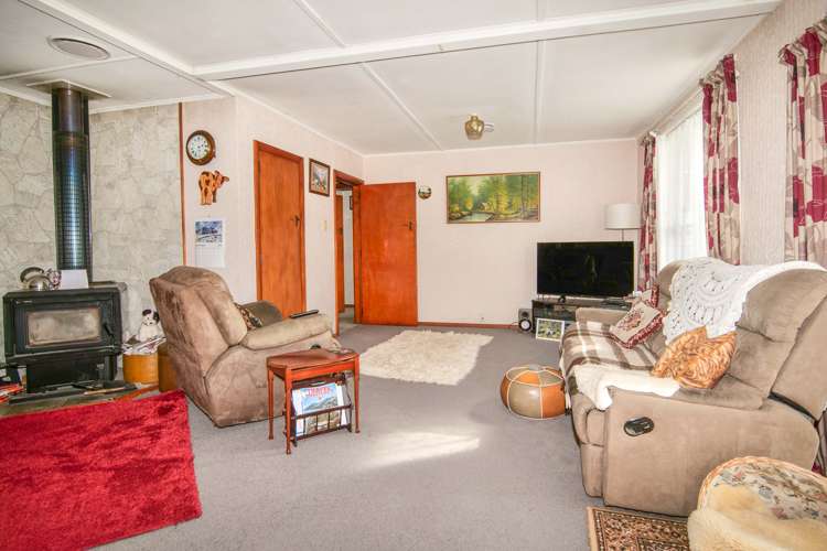 2 Mcgill Street Waimangaroa_3