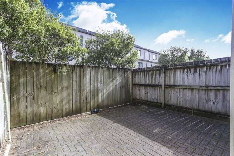 8/14 Ambrico Place New Lynn_6