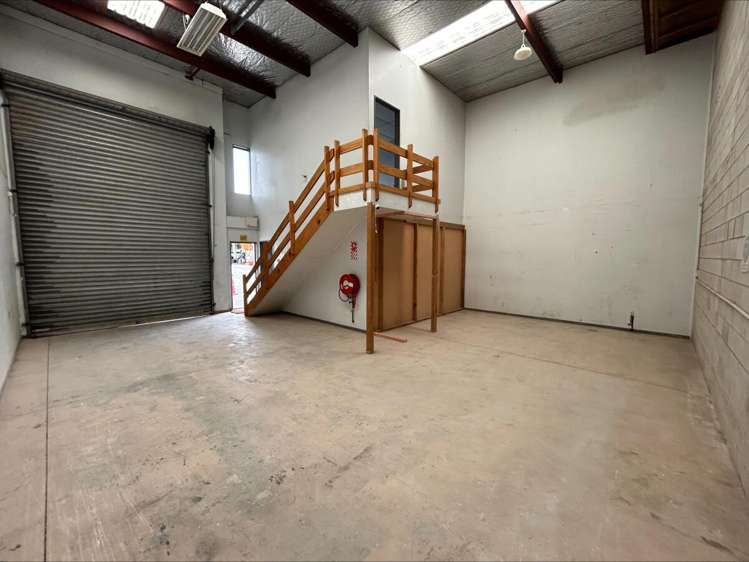 2/4 Kellow Place Wiri_2