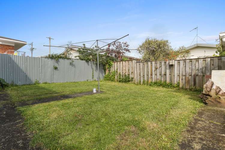 4 Queen Mary Avenue New Lynn_9