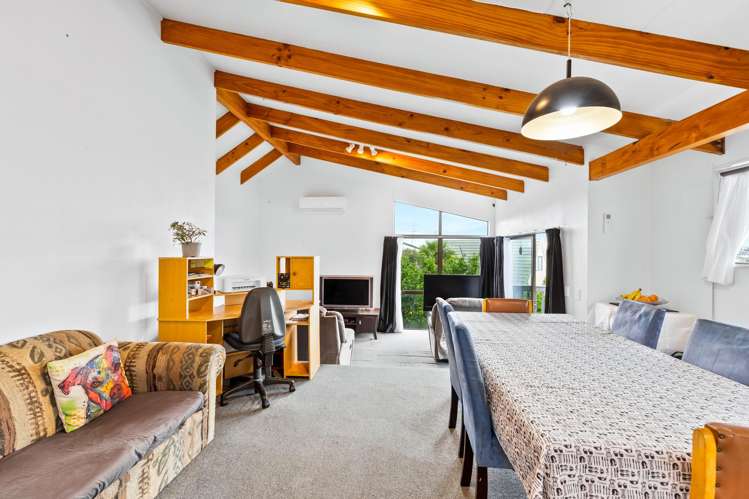 13 Frosses Place Massey_17