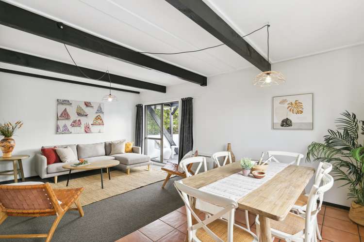 140 Akaroa Drive Maupuia_1